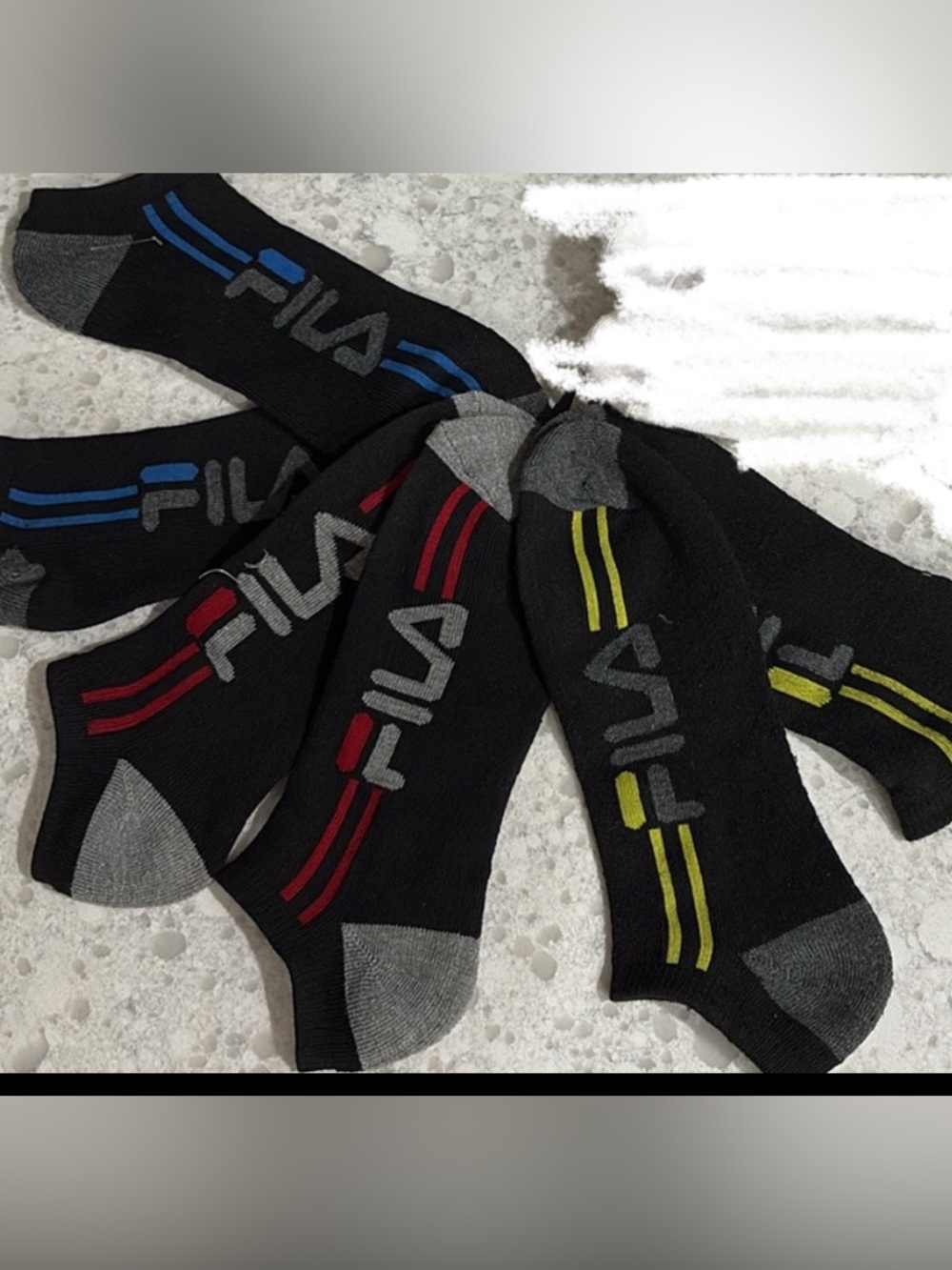 NEW 3 PAIRS men’s Fila Athletic Socks Black Performance Fabric. One size.